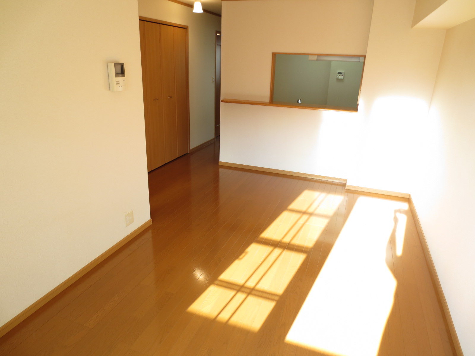 Living and room. LDK whopping 12.8 Pledge! Spacious!