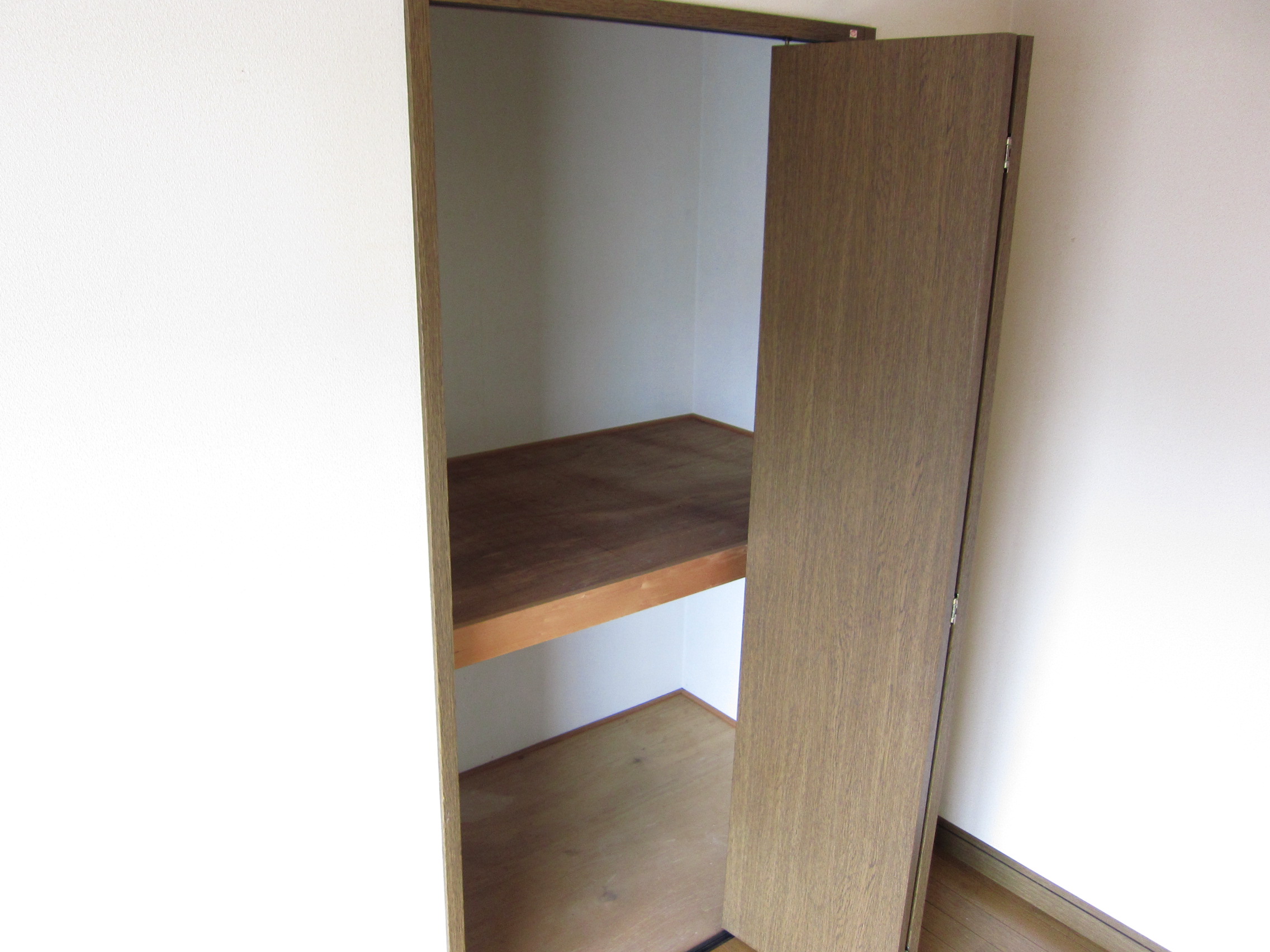 Receipt. This closet is inside is slightly wider structure!