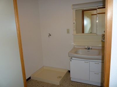 Washroom. Vanity ( "@)