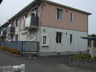 Building appearance. It is the appearance of knowing the main road.