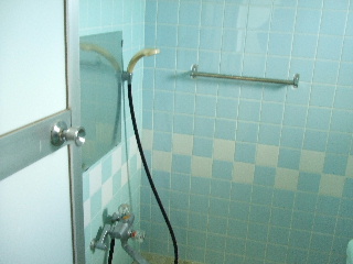 Bath. Ofuro also Akaruki is very wide.