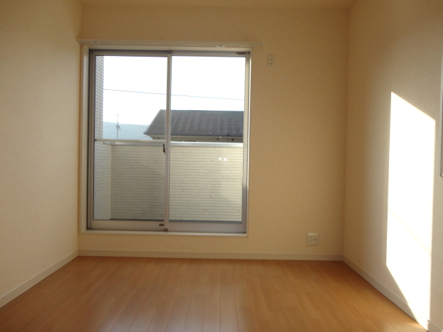 Living and room. Same type model