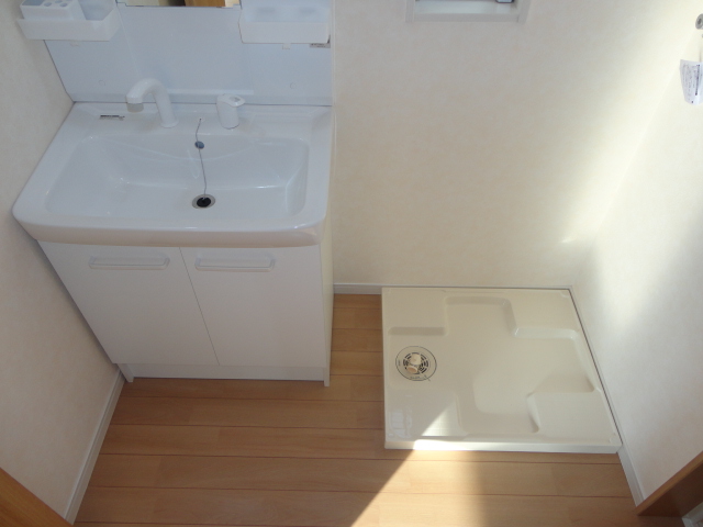 Washroom. Same type model