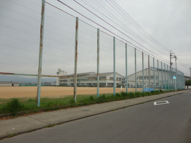 Junior high school. Aizumi stand Aizumi east junior high school (junior high school) up to 234m
