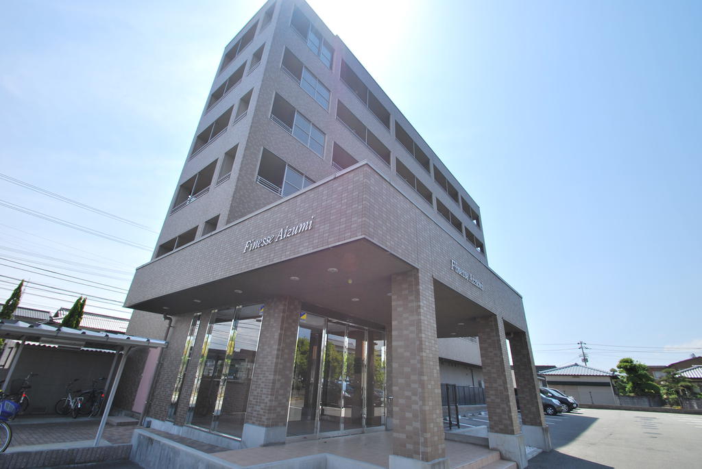 Building appearance. It is an excellent six-storey apartment