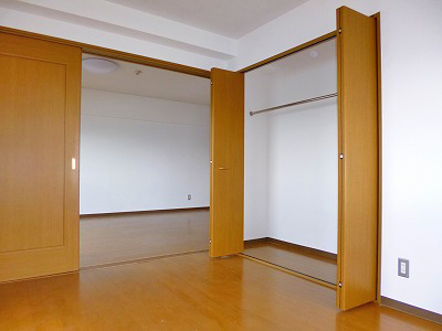 Living and room. Western-style 2