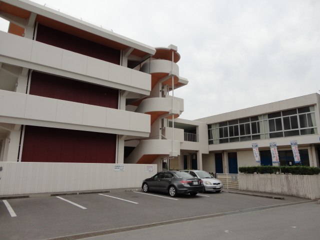 Primary school. 910m until Aizumi stand Aizumi Minami elementary school (elementary school)