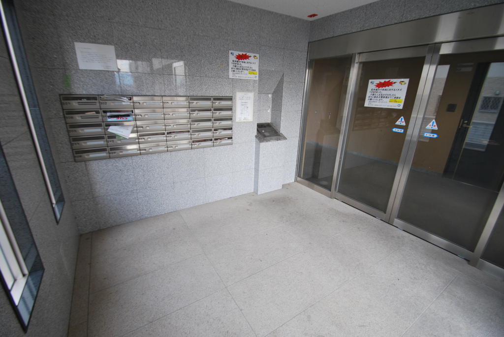 Entrance. With auto lock