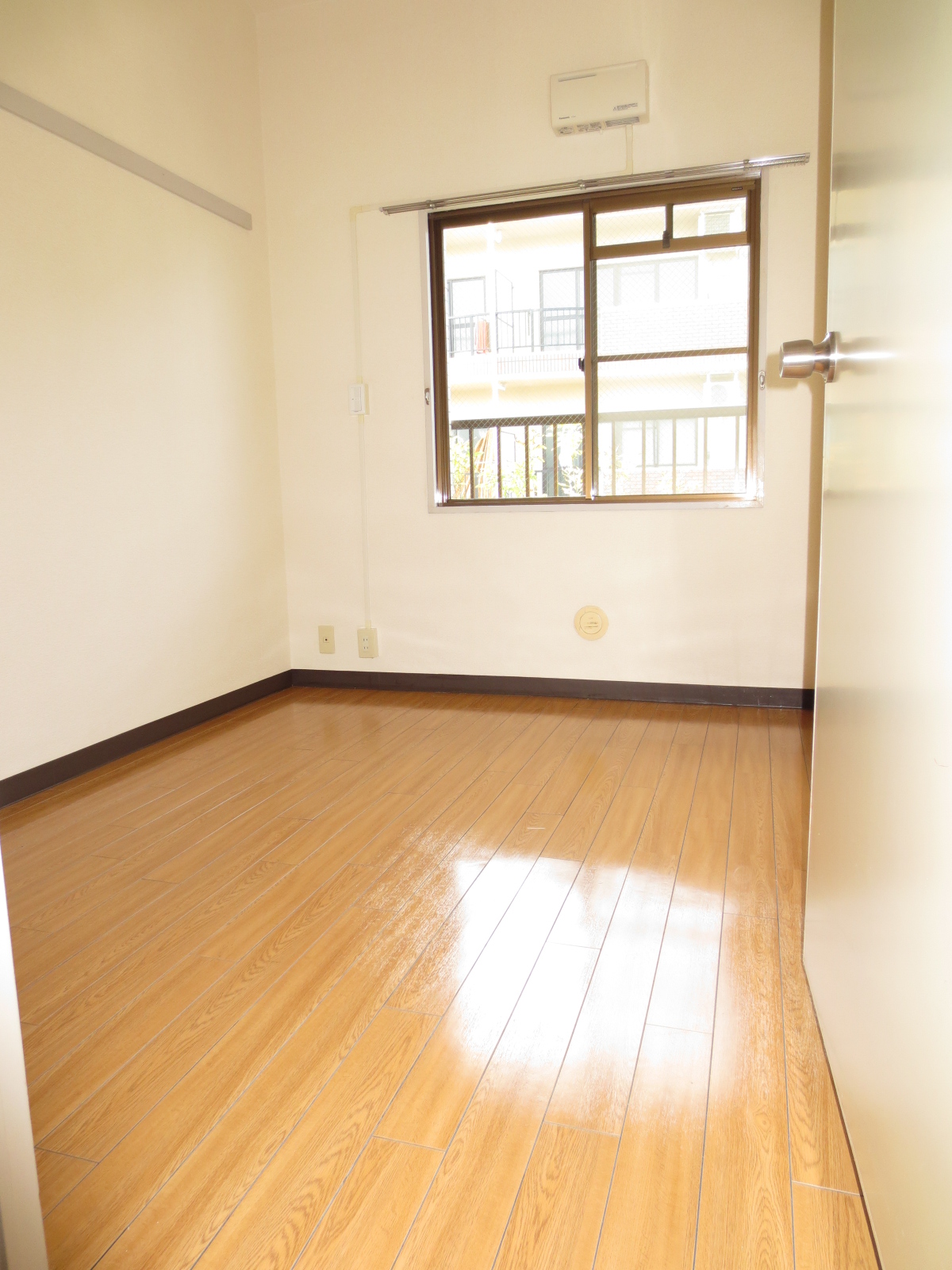 Living and room. Western-style is 4 Pledge. Phone is the No. 1 near the entrance!