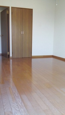 Living and room. Nanyang room 6.3 Pledge