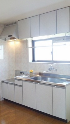 Kitchen. Also cooking easy spread of the kitchen. Also Easy wash skillet