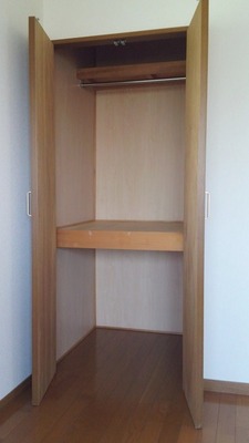 Receipt. Northern room storage