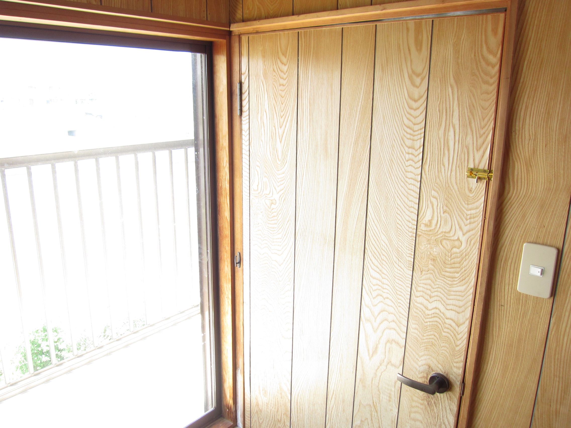 Living and room. The Western-style rooms come with a lock!