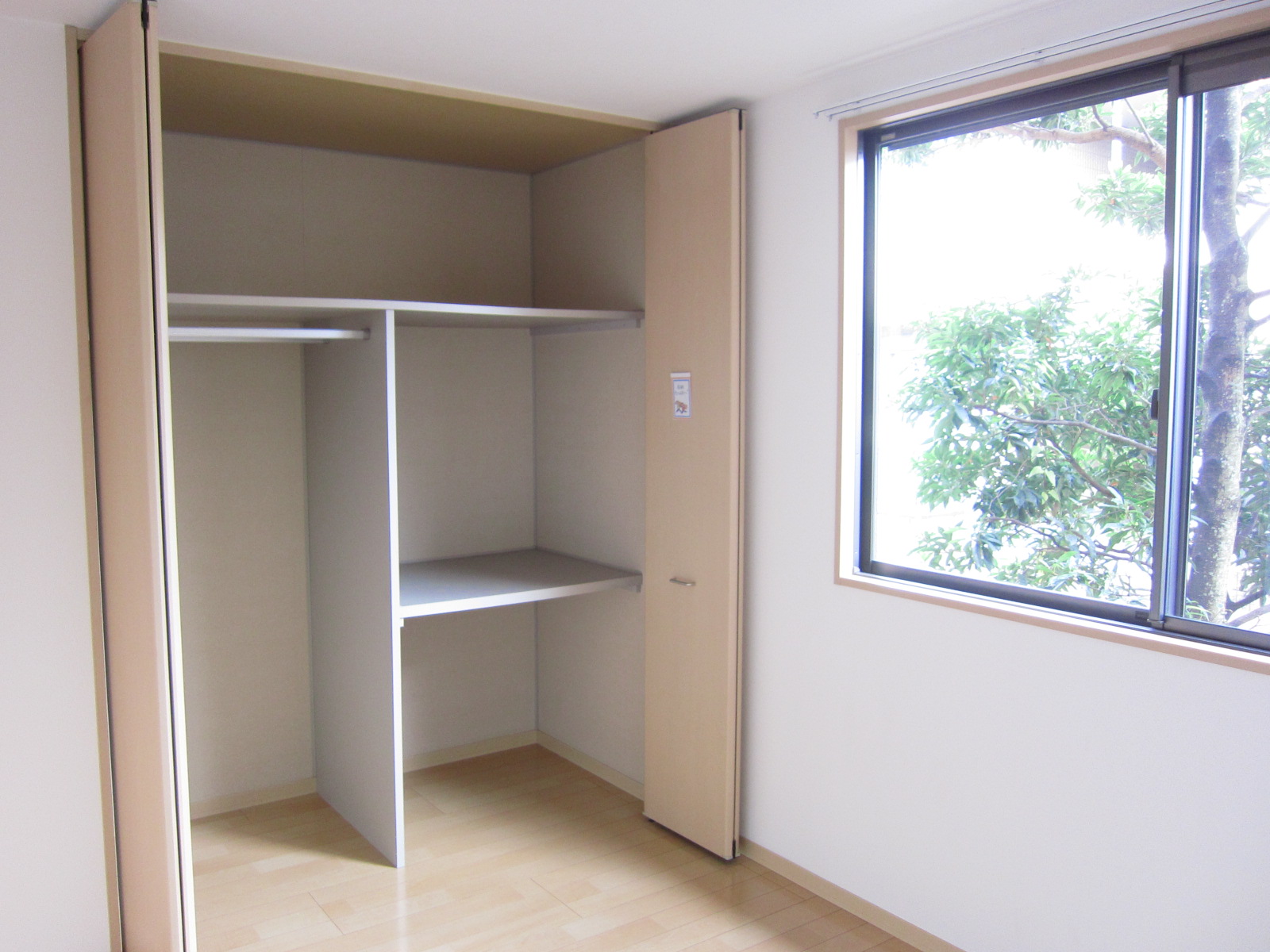 Receipt. Storage lot