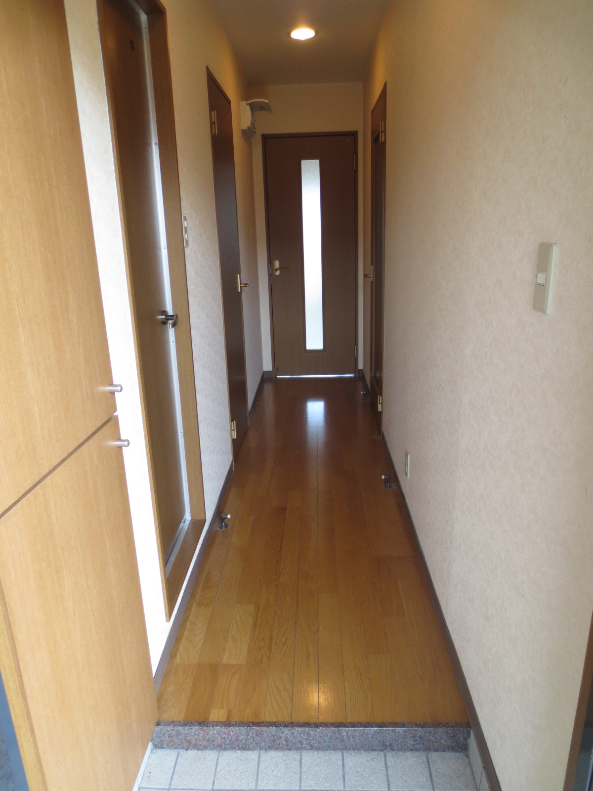 Entrance. Flow line is a convenient entrance!