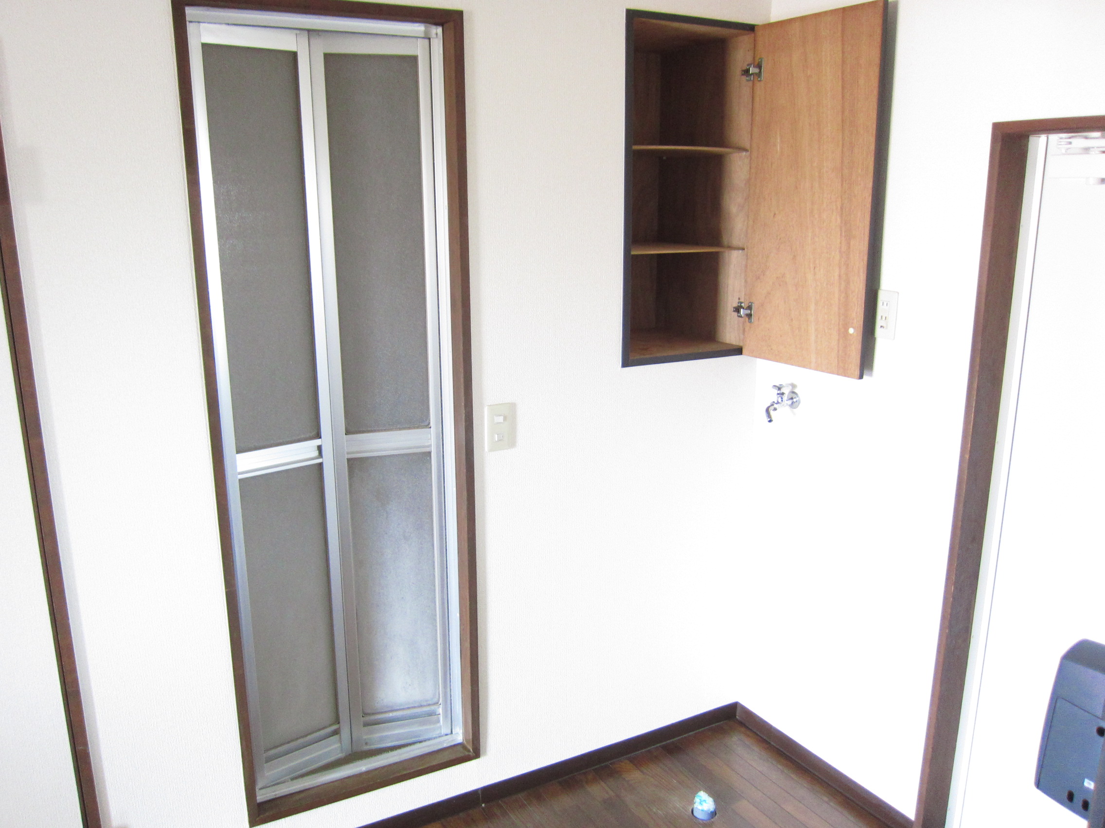 Other room space. Laundry Area is located in the room!