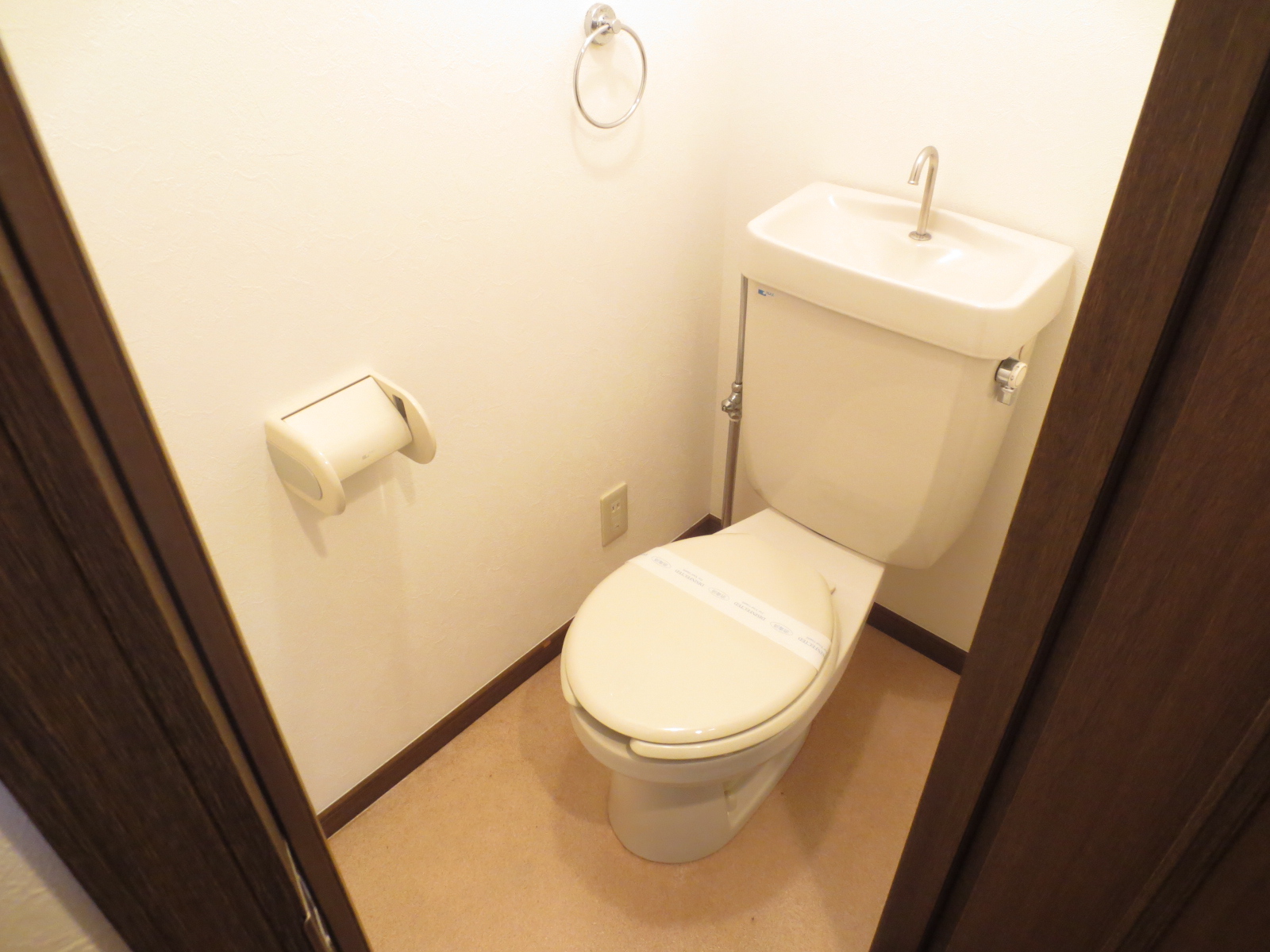 Toilet. This is also a simple structure.