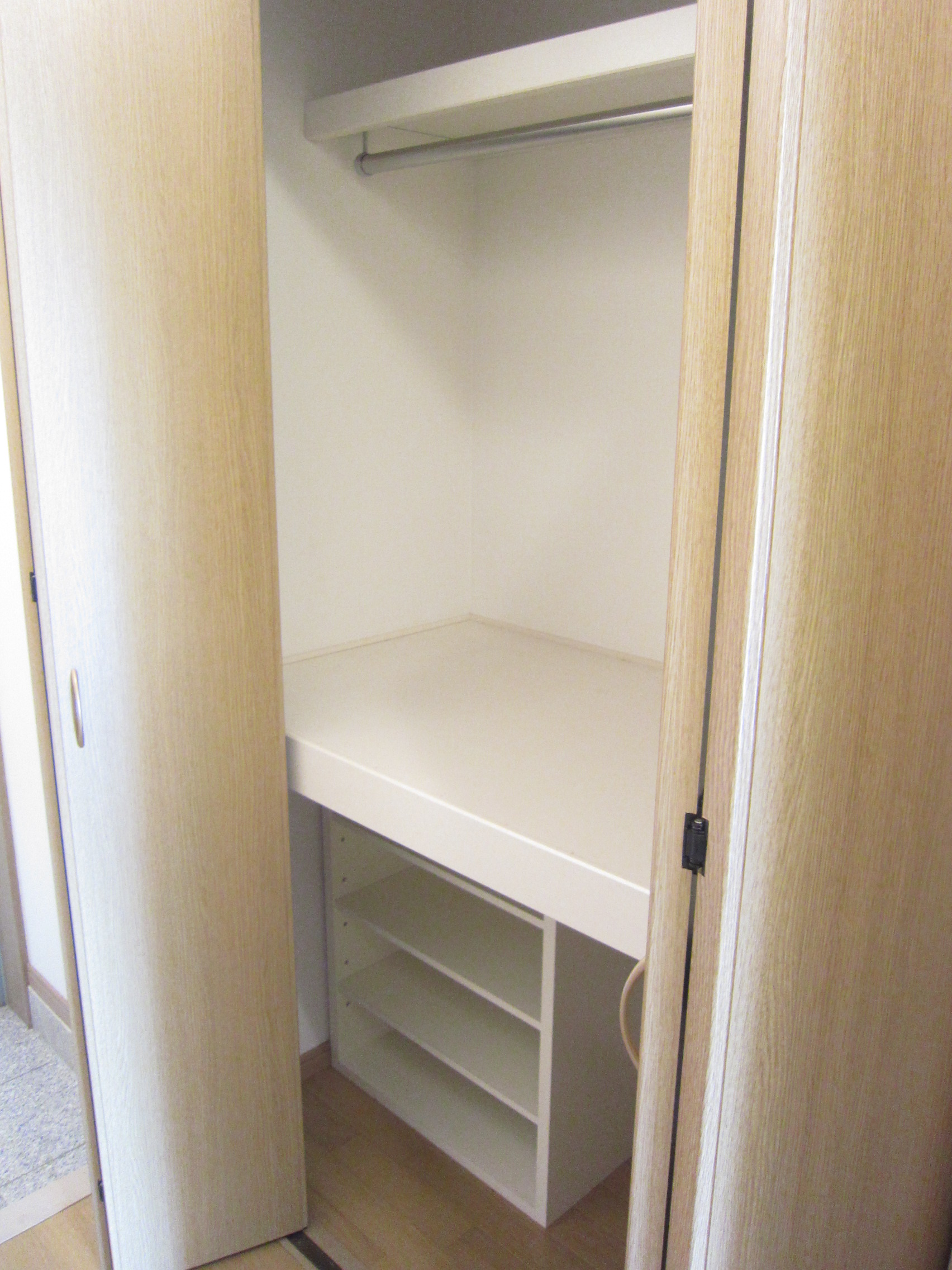 Receipt. Entered the front door is one nearest closet.