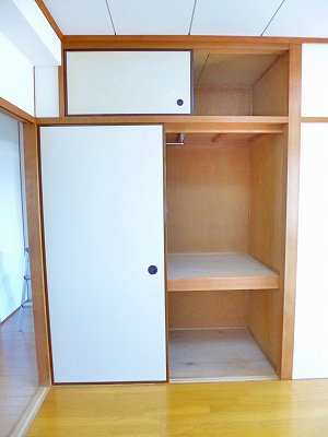 Receipt. South Western-style housing