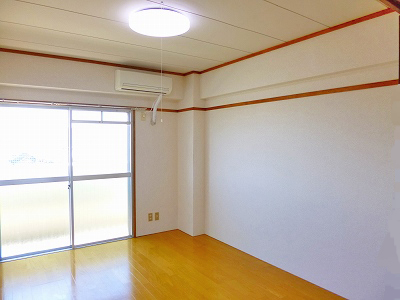 Living and room. South Western-style