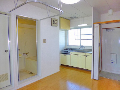 Living and room. Dining north