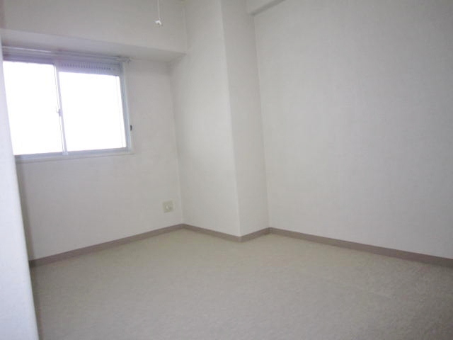 Living and room. 5.5 Pledge of Western-style.