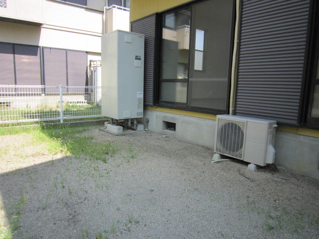 Garden. Laundry, It is the best private garden in dry futon.