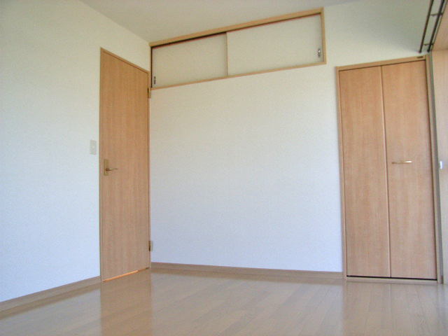 Living and room. Of the second floor north side 6 Pledge Western-style.