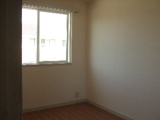 Other room space. Each Western-style room is daylight plenty of large windows.