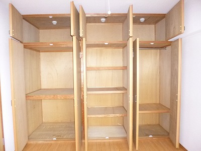 Receipt. Western-style housing