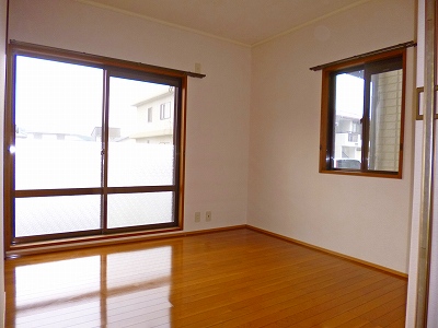 Living and room. Western-style 4.5 Pledge