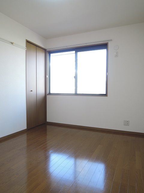 Living and room. North of the Western-style.