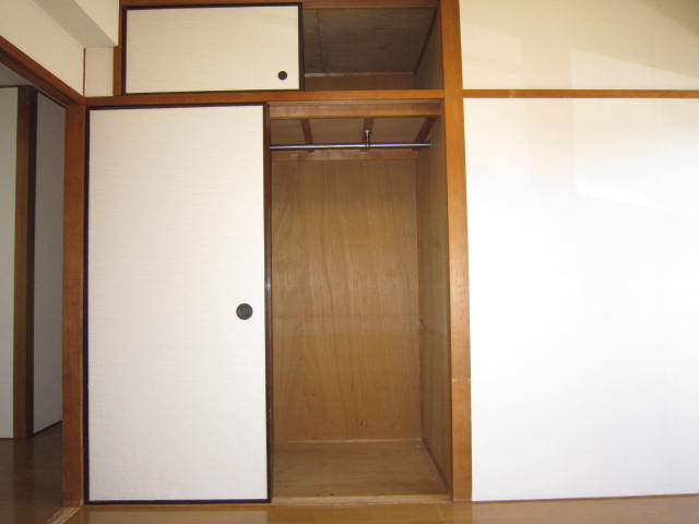 Receipt. South Western-style is a closet-type storage.