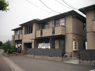 Building appearance. It is a good obstacle without scenery at the front main road.