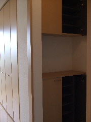 Entrance. It is convenient to ceiling height of shoes BOX.