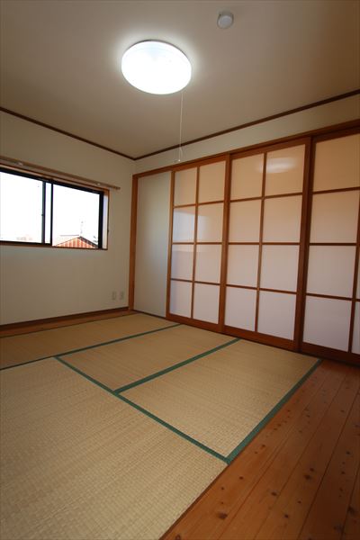 Living and room. Japanese-style room, With lighting!
