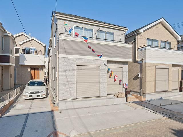 Local appearance photo. Local (12 May 2013) Shooting