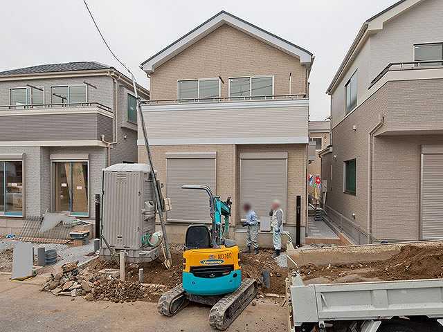 Local appearance photo. Local (12 May 2013) Shooting