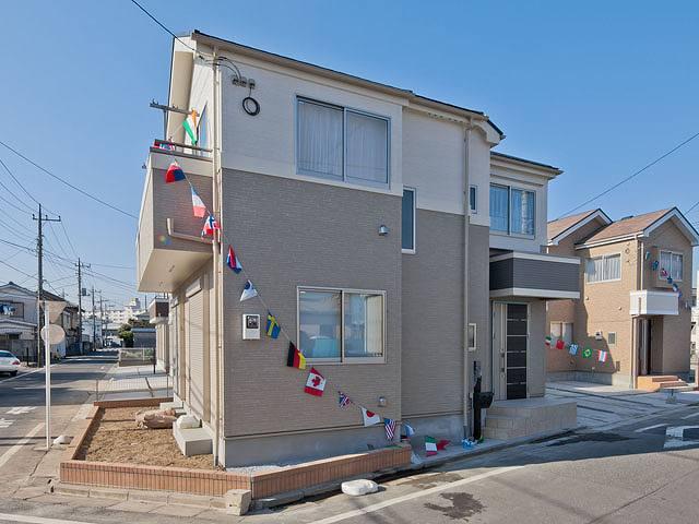 Local appearance photo. Local (12 May 2013) Shooting