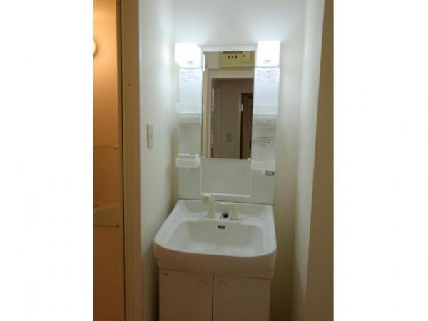 Wash basin, toilet