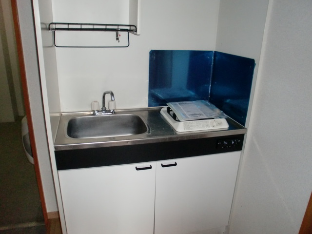 Kitchen. 1 lot gas stoves