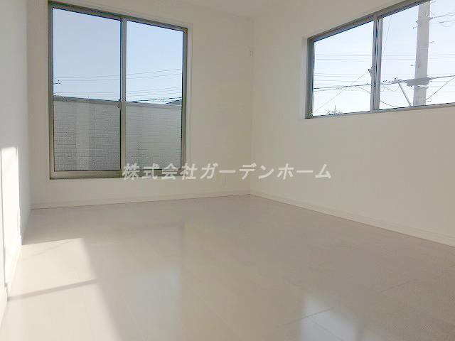 Model house photo.  ■ Drenched light of the sun and Sansan, Bright Western-style ■