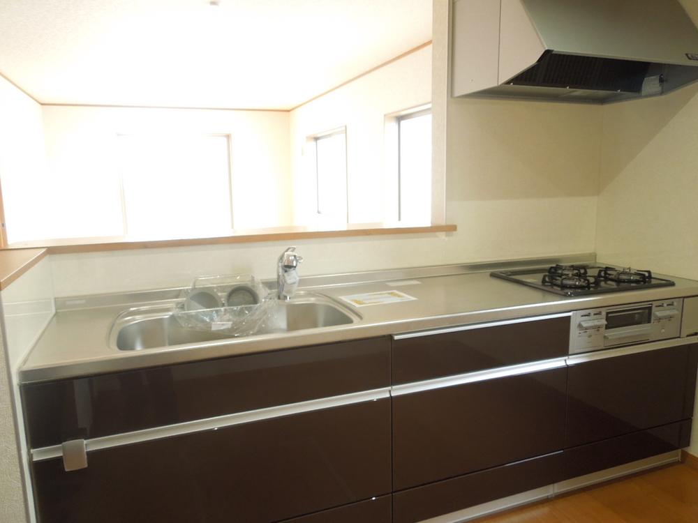 Model house photo. A feeling of freedom open kitchen