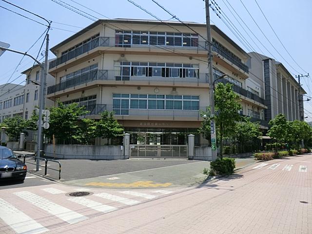 Junior high school. 1100m to Adachi Ward first junior high school