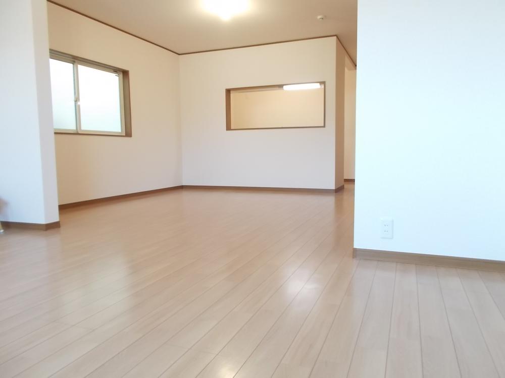 Same specifications photos (living). Wide ~ You can also be a family reunion party in the stomach living