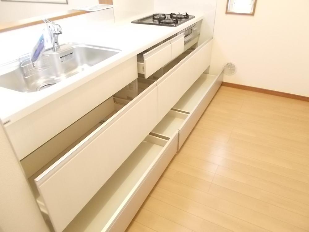 Same specifications photo (kitchen). Sliding storage large cooking utensils of large capacity can also be stored securely