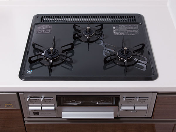 Kitchen.  [3-neck gas stove] Irregularities little flat top plate is easy to wipe, Care also smooth. Gotoku and grill is also clean wash not bear a removable easy.
