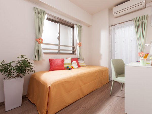 Interior.  [bedroom] (Indoor photo model room B3 type of publication or more)