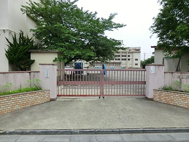 Junior high school. Fuchie until junior high school 900m