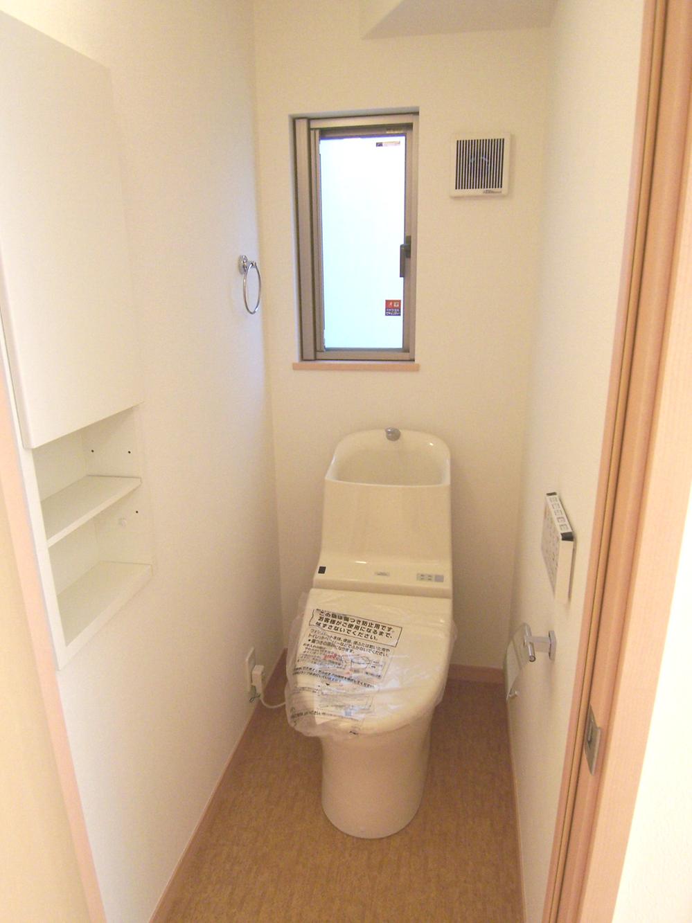 Toilet. Indoor (September 2013) Shooting